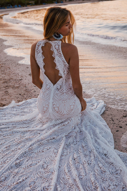 2020 Loverssociety Bohemian Halter Hollow Sleeveless Mermaid Wedding Dresses Lace Applique Wedding Gown Sweep Train robe de mariée