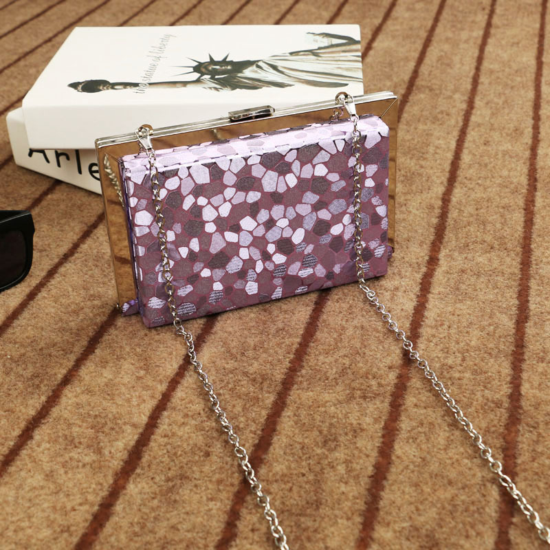 2020 new dinner bag ladies Korean mini crossbody bag multi-function elegant small square fashion women's shoulder, Black 
2020 new dinner bag ladies Korean mini crossbody bag multi-function elegant small square fashion women's shoulder, Black