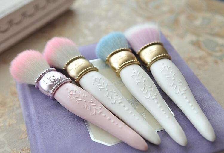Dropshipping hot les Merveilleuses LADUREE Cheek/Powder/Foundation Brush Cameo Porcelain Design - Beauty Makeup Blender Brushes Tools
Dropshipping hot les Merveilleuses LADUREE Cheek/Powder/Foundation Brush Cameo Porcelain Design - Beauty Makeup Blender Brushes Tools