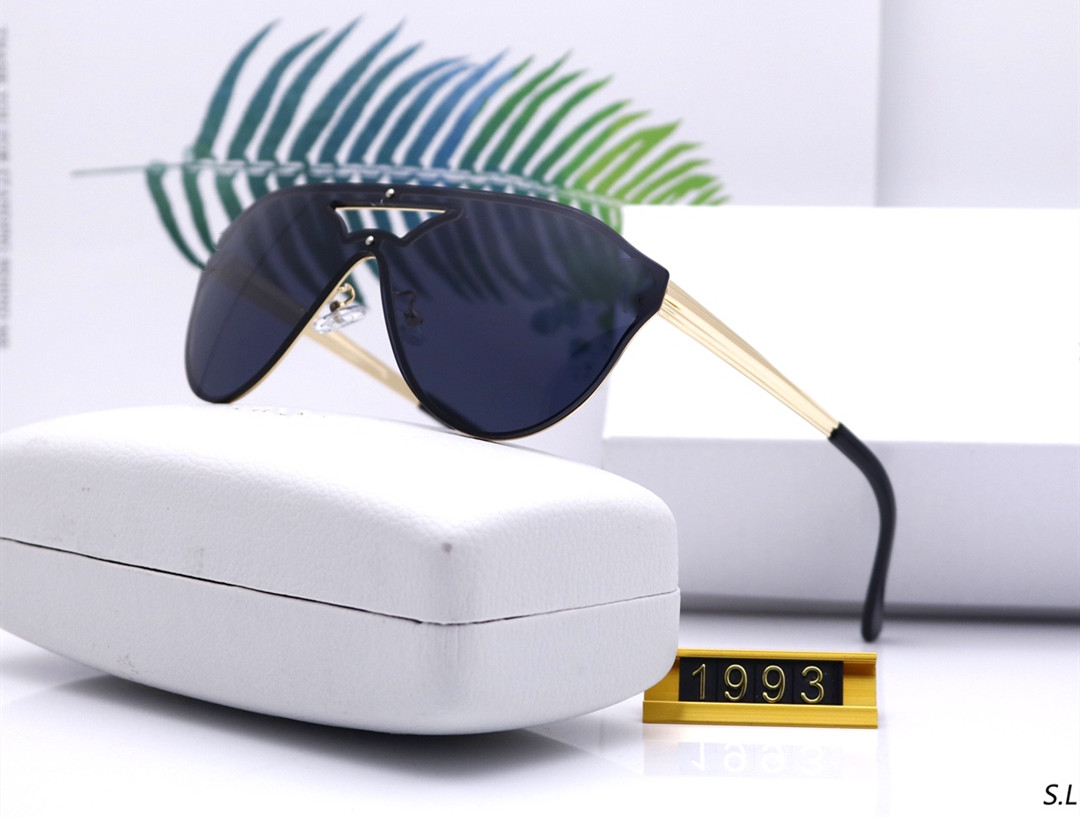 2019 Luxury Designer Medusa Sunglasses 1933 Cat eye Rimless Womens Fashion Glasses anti-UV400 Simple atmosphere Style Eyewear With Case
2019 Luxury Designer Medusa Sunglasses 1933 Cat eye Rimless Womens Fashion Glasses anti-UV400 Simple atmosphere Style Eyewear With Case
