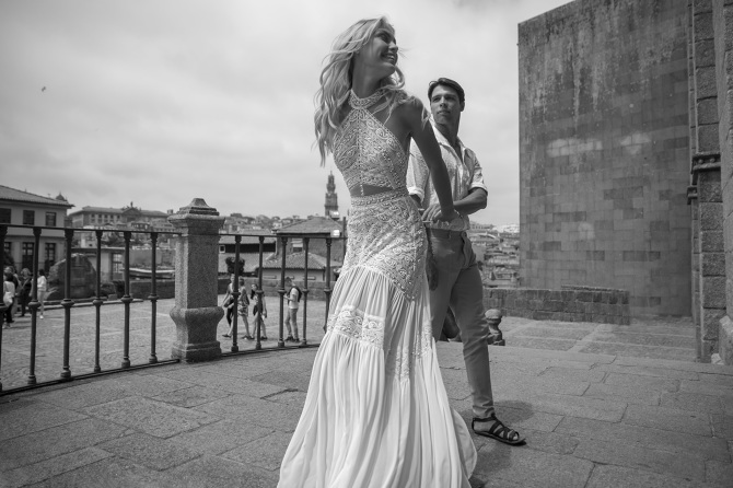 Modest Charchy Bohemian Halter Sleeveless Hollow Mermaid Wedding Dresses Lace Applique Crystal Wedding Gowns Sweep Train robe de mariée