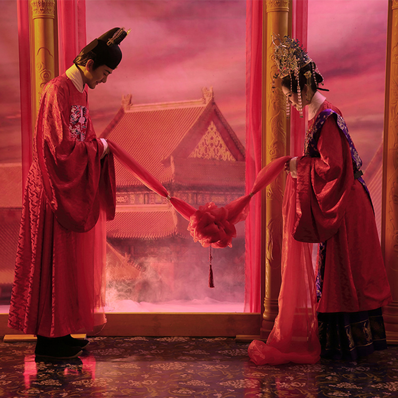 High quality Hanfu costume Movie TV costume ancient China couple wedding Robe dress Chinese wedding Gown studio photo apparel
High quality Hanfu costume Movie TV costume ancient China couple wedding Robe dress Chinese wedding Gown studio photo apparel