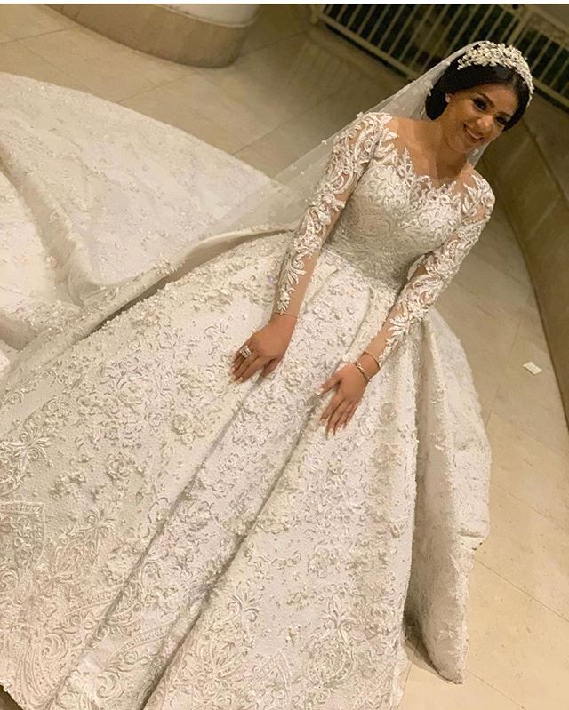 Appliques Ball Gown Dresses Plus Size Court Train Beads Vintage Bridal Wedding Gowns with Matching Veil abiti da sposa
