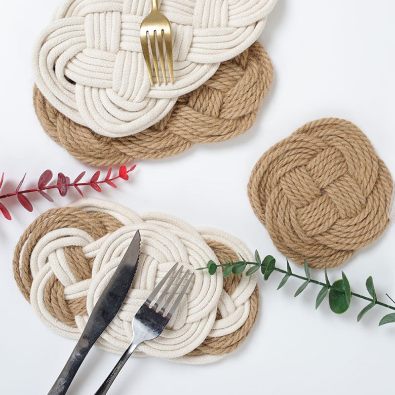 Unique Design Rope Woven Cotton Thread Jute Table Mat Placemats Insulation Cup Pads Kitchen Dinner Decorations
Unique Design Rope Woven Cotton Thread Jute Table Mat Placemats Insulation Cup Pads Kitchen Dinner Decorations