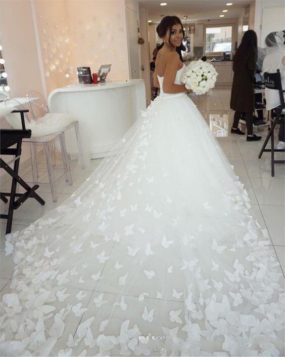 New Fashion Butterfly Wedding Dresses 3D Floral Appliques Princess Bridal Gowns Tulle Sweetheart Custom Made robes de mariée