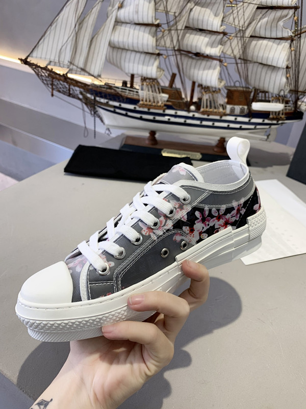 Dio Men Women Sneaker Casual Shoes Top Quality more colour Leather Sneakers With chain Stripes Shoe Walking Sports Trainers, Choose the color
Dio Men Women Sneaker Casual Shoes Top Quality more colour Leather Sneakers With chain Stripes Shoe Walking Sports Trainers, Choose the color