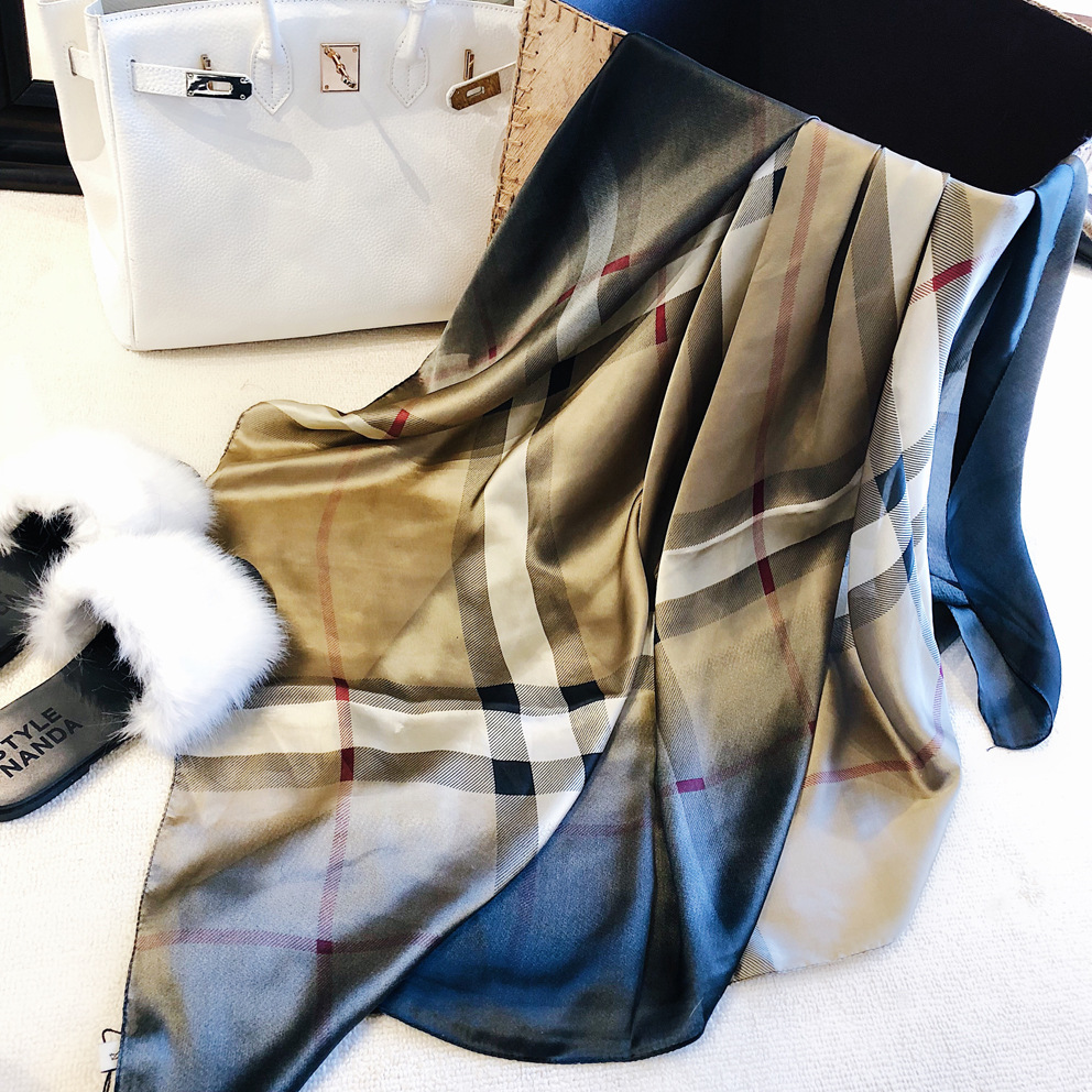 Women's British style classic lattice stripe Scarf tourism Sunscreen shawl Imitation of silk splice scarf new style
Women's British style classic lattice stripe Scarf tourism Sunscreen shawl Imitation of silk splice scarf new style