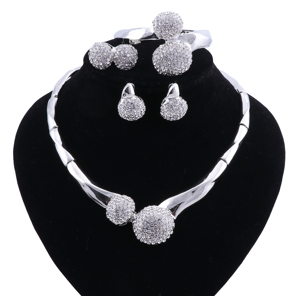 Fashion Charm African Bridal Earrings Ring Jewelry Sets Classic Wedding Dubai Necklace Bracelet for Women Jewelry Sets
Fashion Charm African Bridal Earrings Ring Jewelry Sets Classic Wedding Dubai Necklace Bracelet for Women Jewelry Sets