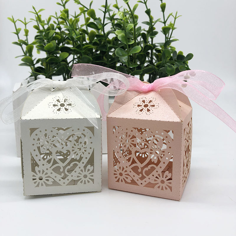 Laser Cut Love Heart Wedding Candy Boxes White/Pink Wedding Boxes Gift Box Favors And Gifts Party Decorations
Laser Cut Love Heart Wedding Candy Boxes White/Pink Wedding Boxes Gift Box Favors And Gifts Party Decorations