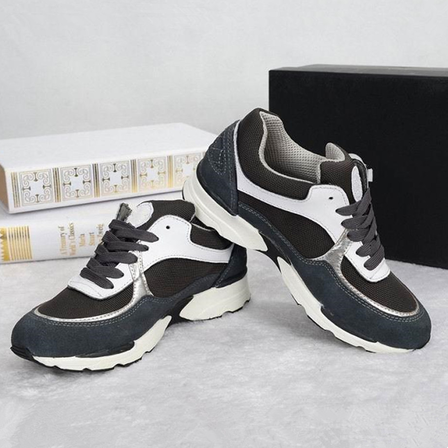 Fast Delivery New fashion Ladies Sneakers famous Woman lovers lace-up top quality Female genuine leather women casual shoes Brand, Grey
Fast Delivery New fashion Ladies Sneakers famous Woman lovers lace-up top quality Female genuine leather women casual shoes Brand, Grey