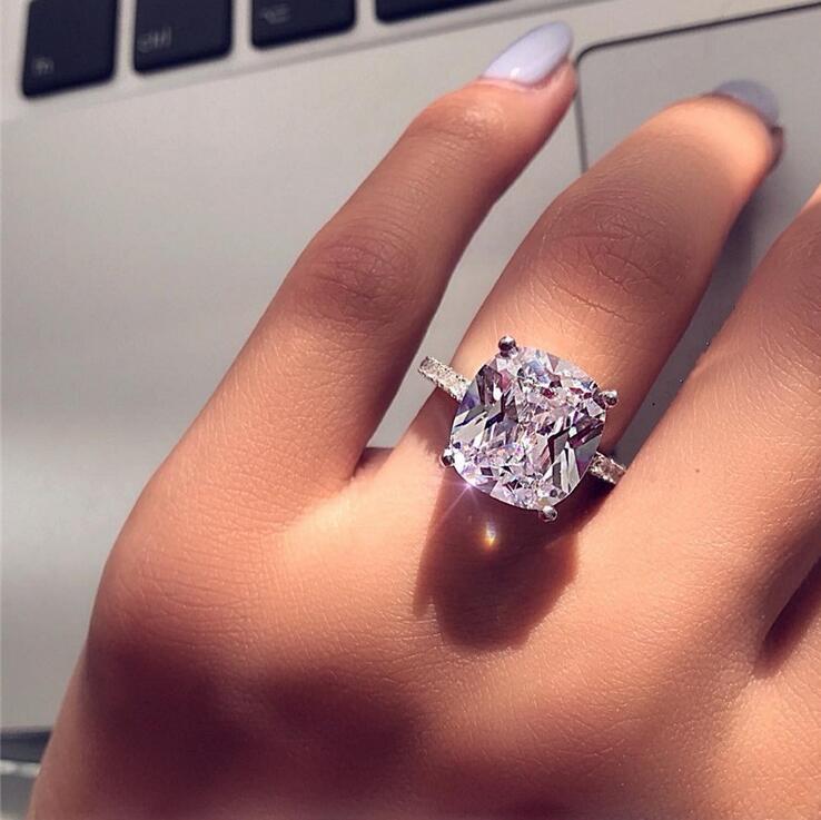 Sparkling Solitaire Luxury Jewelry Sweet Cut 925 Sterling Silver Cushion Shape White Topaz CZ Diamond Gemstones Women Wedding Band Ring Gift