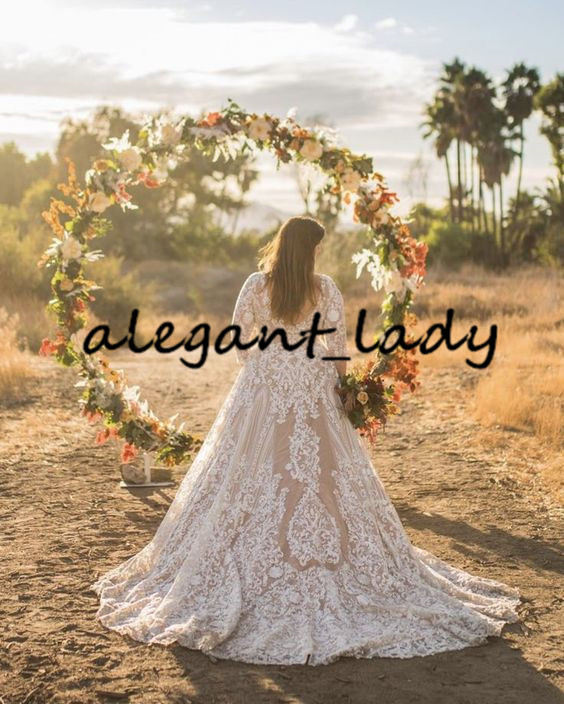 Plus Size Curvy Bride Wedding Dresses 2020 Luxury Lace Applique V-neck Long Sleeve Backless Country Garden Beach Wedding Gown
