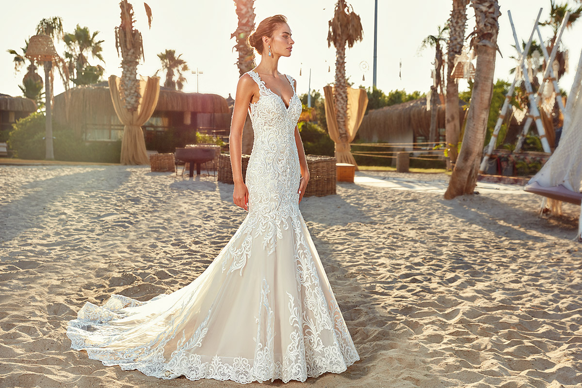 2019 Eddy K Mermaid Wedding Dresses V Neck Backless Lace Appliqued Sweep Train Beach Wedding Dress Beach Style Plus Size Robe De Mariée