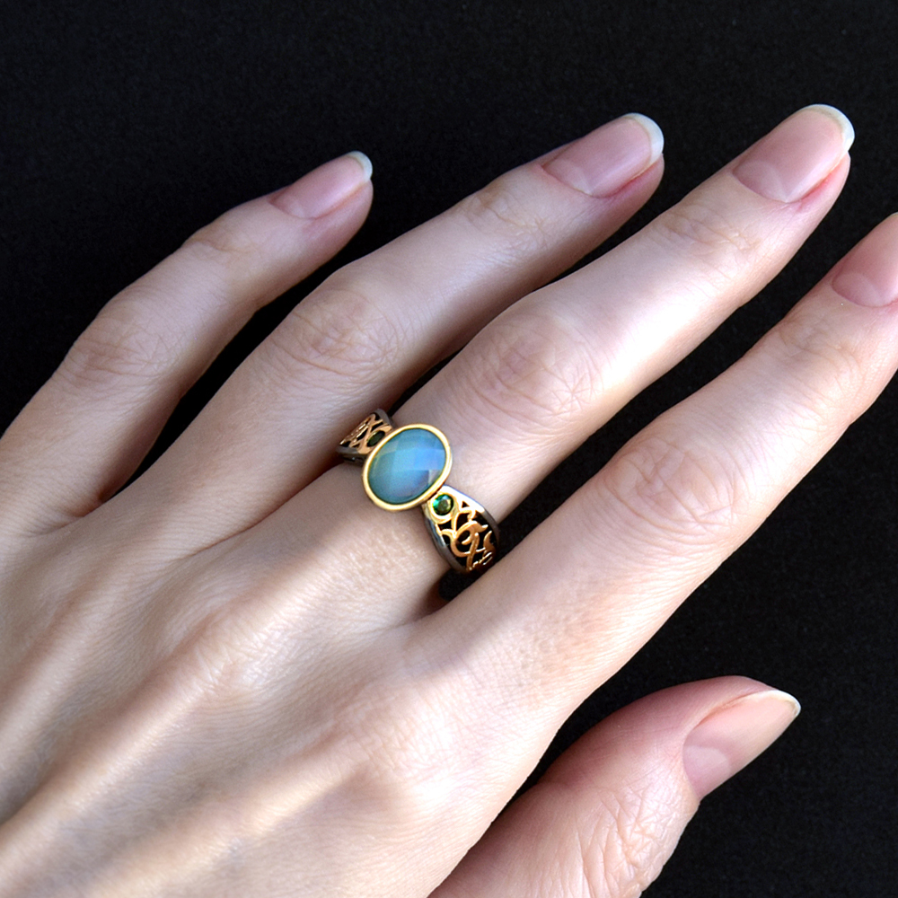 Gold pattern Ring Pave Green Oval stone Classic Jewelry Good quality Best gift for Wife Gorgeous Rings
Gold pattern Ring Pave Green Oval stone Classic Jewelry Good quality Best gift for Wife Gorgeous Rings