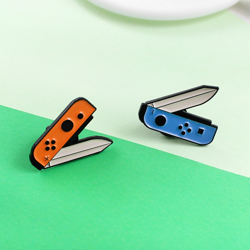 Knife Enamel Brooch Positive and Negative Creative Energy Game Cartoon Clothes Lapel Pins Children Cartoon Badge Gifts
Knife Enamel Brooch Positive and Negative Creative Energy Game Cartoon Clothes Lapel Pins Children Cartoon Badge Gifts