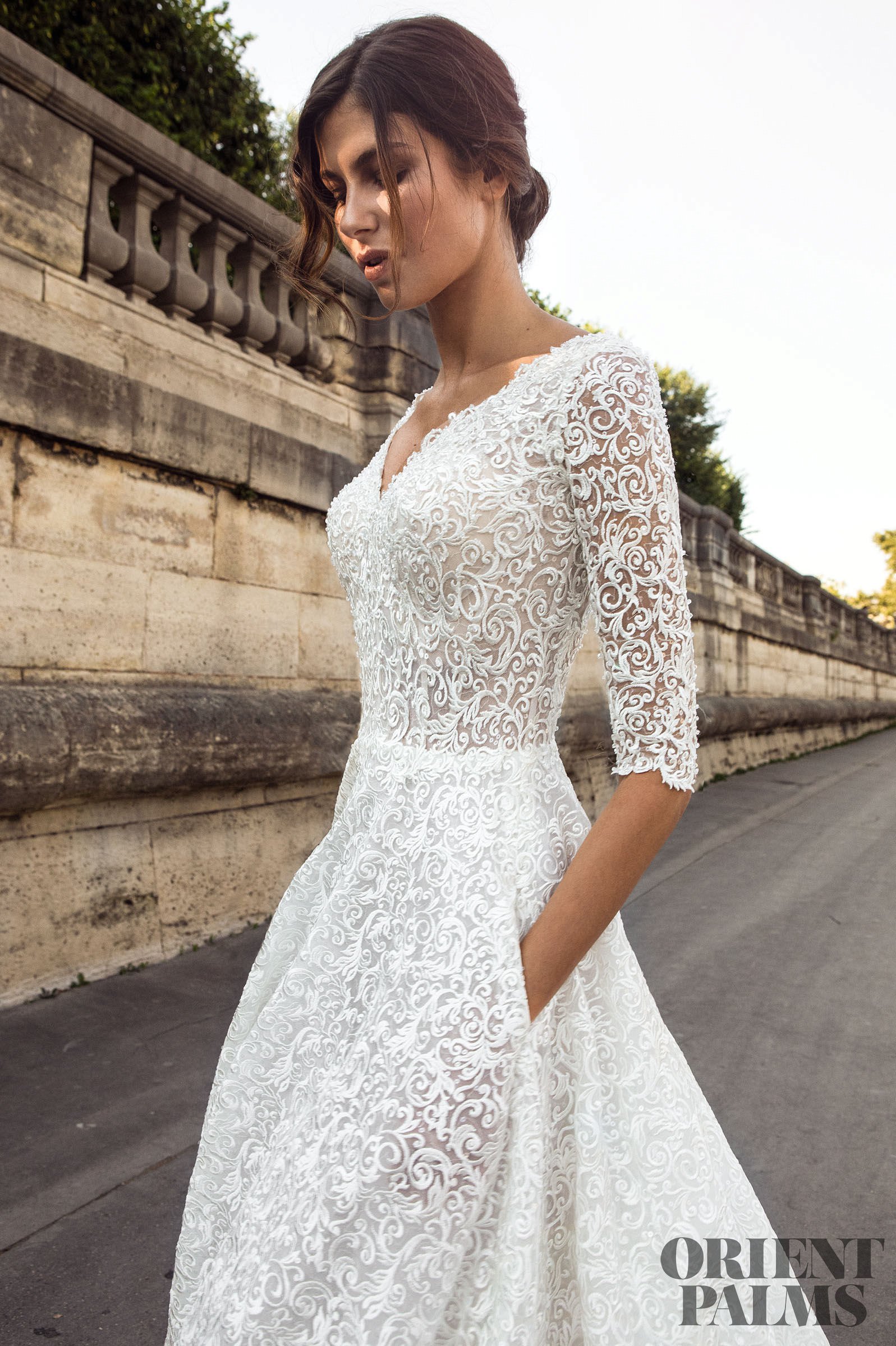 Luxury Appliques Beach Wedding Dresses With Pocket V Neck Half Long Sleeve Court Train Custom Made Bohemian Wedding Dress Bridal Gowns