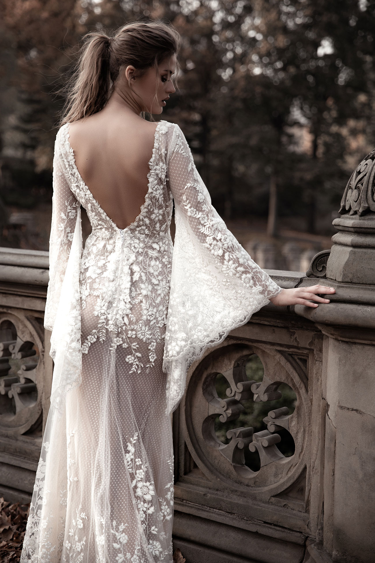 Oved Cohen 2019 Mermaid Wedding Dresses Deep V Neck Illusion Long Sleeve Lace Appliqued Hobo Wedding Dress Backless Vintage Bridal Gowns