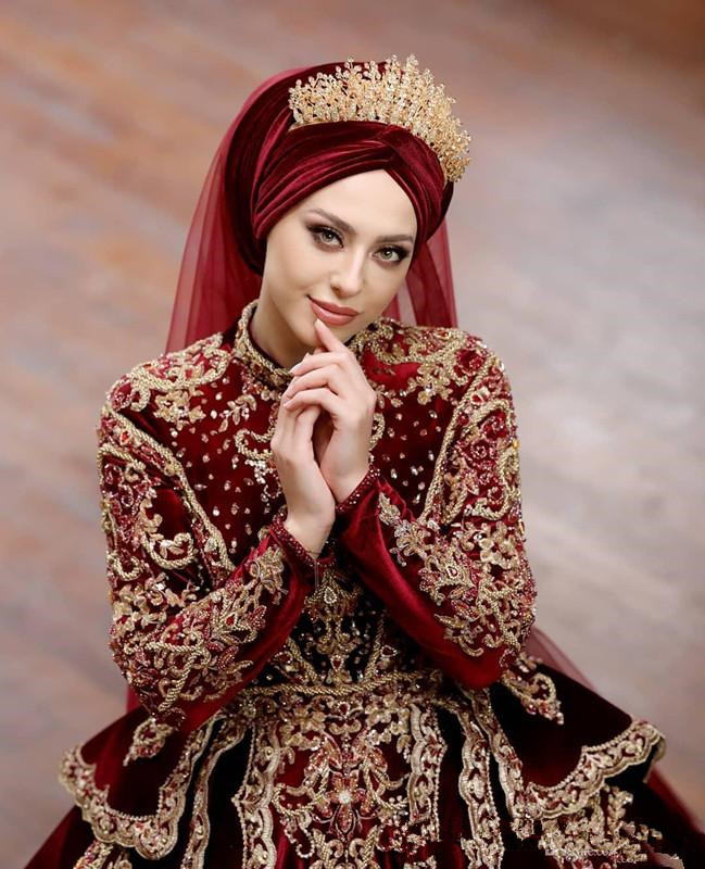 Burgundy Velvet Muslim Wedding Dresses 2020 Plus Size High Neck Gold Lace Beaded Kaftan Caftan Arabic Dubai Bride Wedding Gown