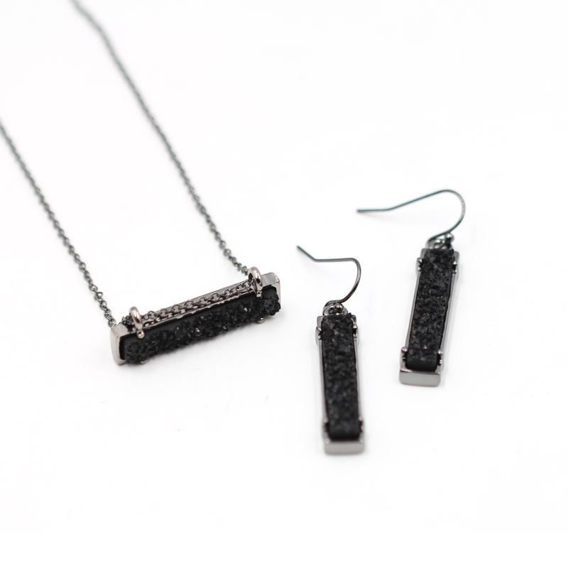 High Polished Alloy Rectangle Resin Stone Inlay Choker Pendant Necklace Mini Long Bar Druzy Pendant Necklace Women Fashion