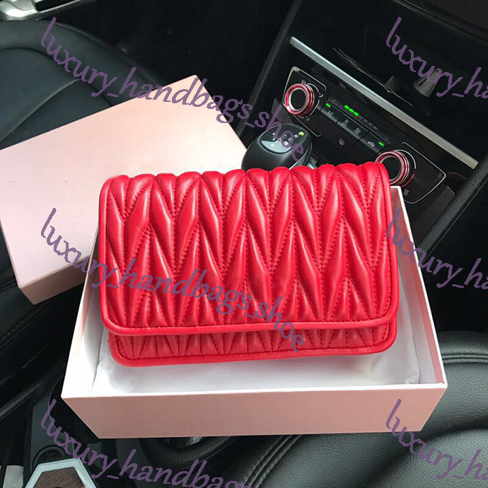 designer handbags soho disco bag new crossbody bag famous brand designer women lambskin chain bag high quality classic flip shoulder, Shipping difference
designer handbags soho disco bag new crossbody bag famous brand designer women lambskin chain bag high quality classic flip shoulder, Shipping difference