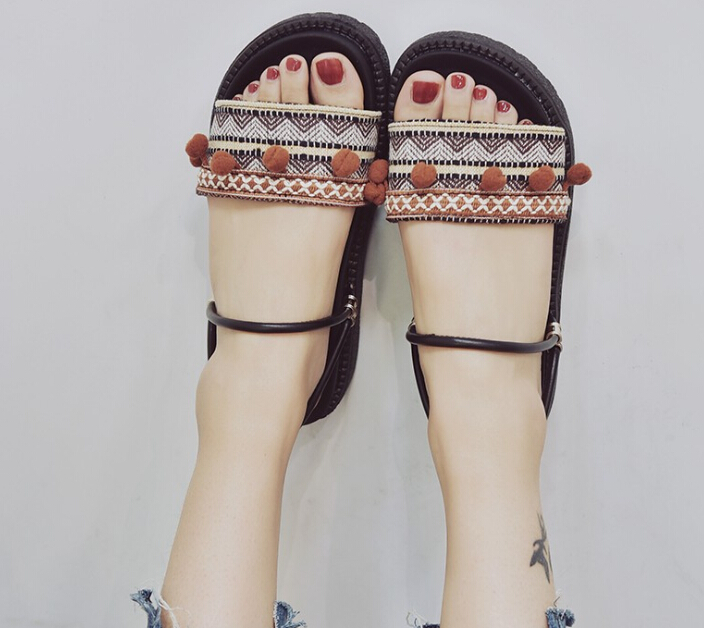2019 summer new style sandals female students Korean version of the wild thick-soled beach shoes Rome flat bottom two wear sandals SHOES, Brown
2019 summer new style sandals female students Korean version of the wild thick-soled beach shoes Rome flat bottom two wear sandals SHOES, Brown