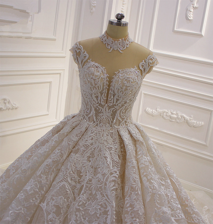 Modest High Neck Ball Gown Wedding Dresses Short Sleeves Lace Appliqued Bridal Dresses Beaded Sequins Plus Size Wedding Gowns robe de mariee