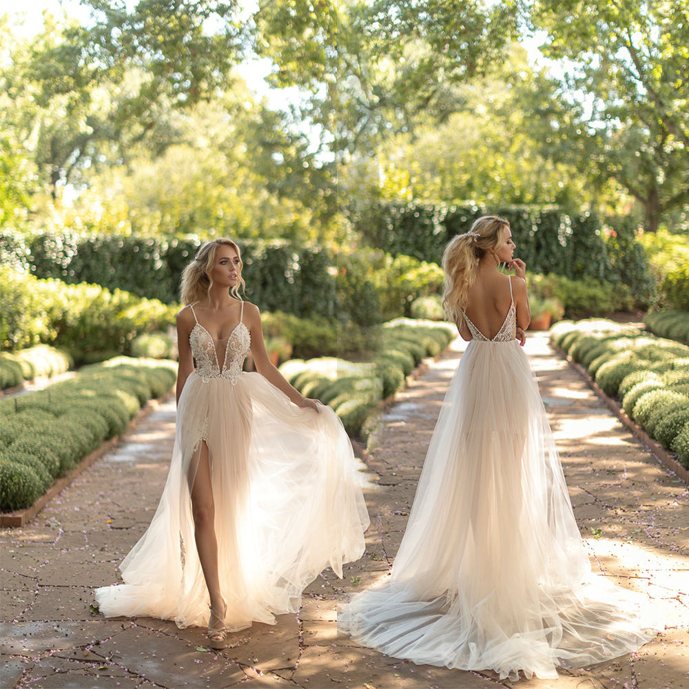 2020 Bohemian Champagne Bridal Dresses Spaghetti Appliqued Beaded Wedding Dress Backless High Side Split Ruffle Sweep Train Robes De Mariée, Hunter green
2020 Bohemian Champagne Bridal Dresses Spaghetti Appliqued Beaded Wedding Dress Backless High Side Split Ruffle Sweep Train Robes De Mariée, Hunter green