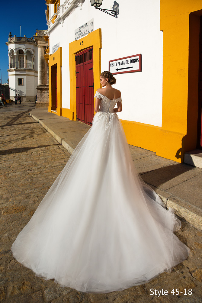 2019 Mermaid Wedding Dresses With Detachable Train Lace 3D Floral Applique Zipper Back Boho Bridal Dress Sweep Train Plus Size Wedding Gowns