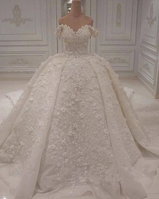 Charming Ball Gown Wedding Dresses Off Shoulder Beaded 3d Lace Bridal Gowns Plus Size Dubai Arab Luxury Formal Wedding Dress
