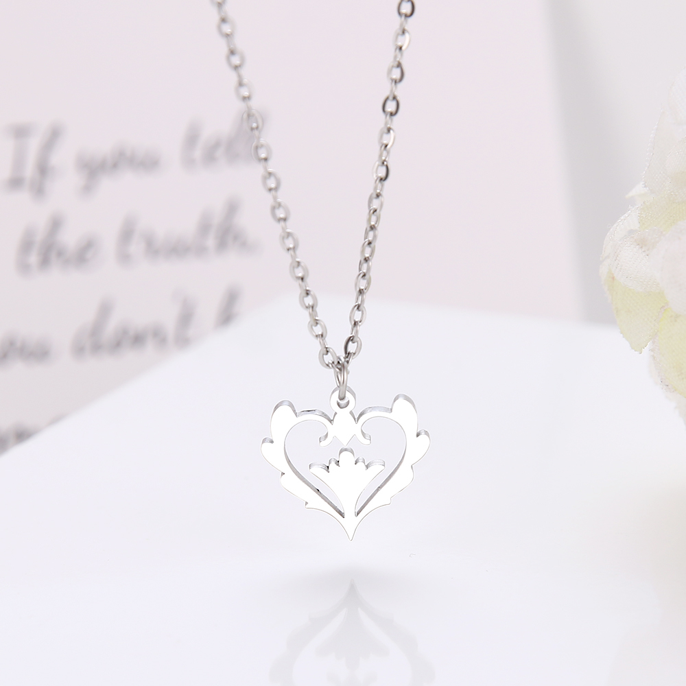 High Quality Stainless Steel Necklace Fashion Hollow Heart-shaped Gold And Silver Color Necklace Engagement Jewelry Female's Bridal Gift 
High Quality Stainless Steel Necklace Fashion Hollow Heart-shaped Gold And Silver Color Necklace Engagement Jewelry Female's Bridal Gift