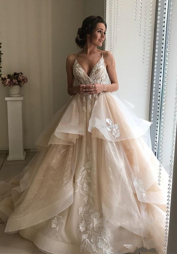 Elegant 2019 Champagne A Line Wedding Dresses V Neck Appliques Lace Tulle Tiered Backless Bridal Gowns Vestidos De Noiva