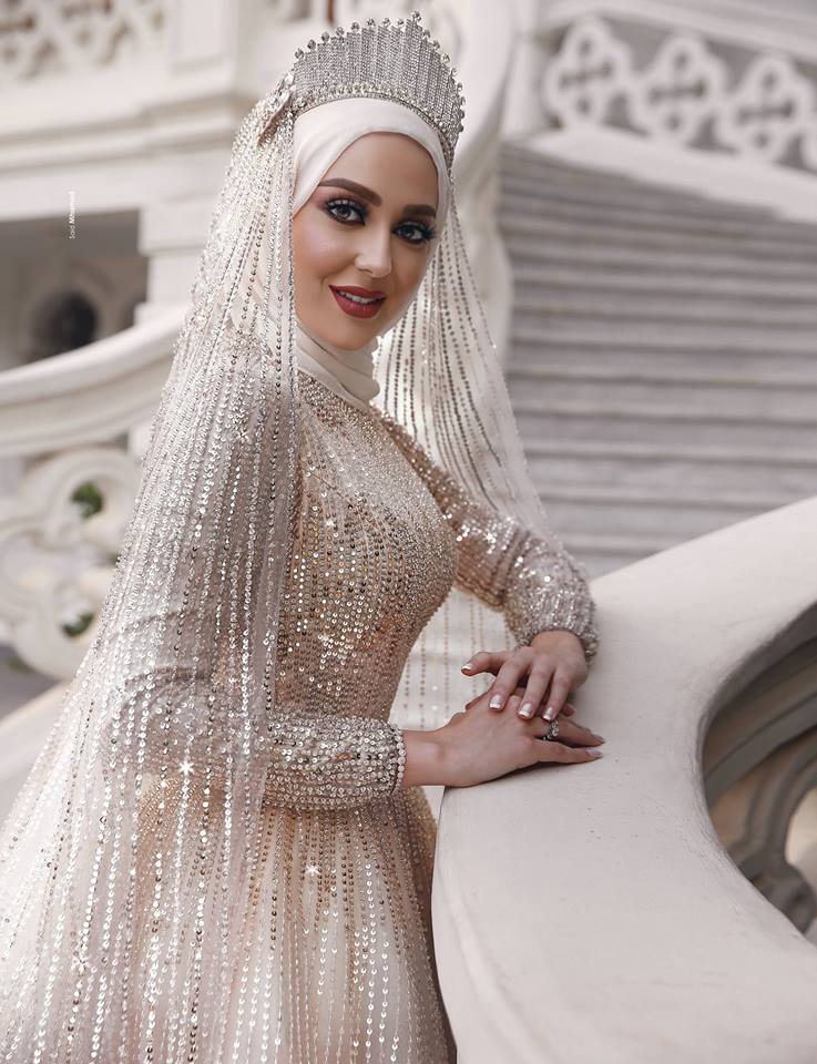 Queen Crystal Muslim Dresses High Neck Long Sleeves Bridal Gowns Beaded Sweep Train Dubai Arabic Wedding Dress With Veil