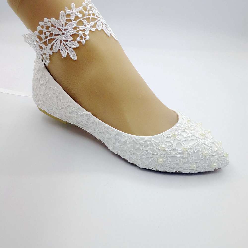 Handmade white lace with women&#039;s shoes shoes pictures show Bridesmaid bride wedding shoes soft bottom flat heels от DHgate WW