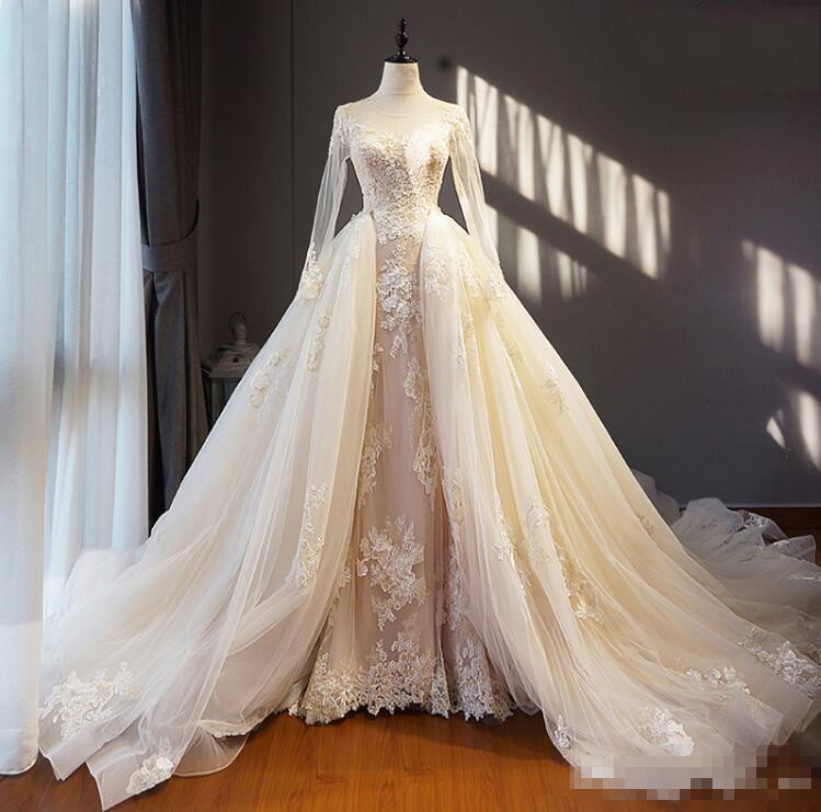 Gorgoues Pink Overskirts Blush Dresses Long Illusion Sleeves Jewel Neck Lace Applique Garden Chapel Train Wedding Bridal Gown