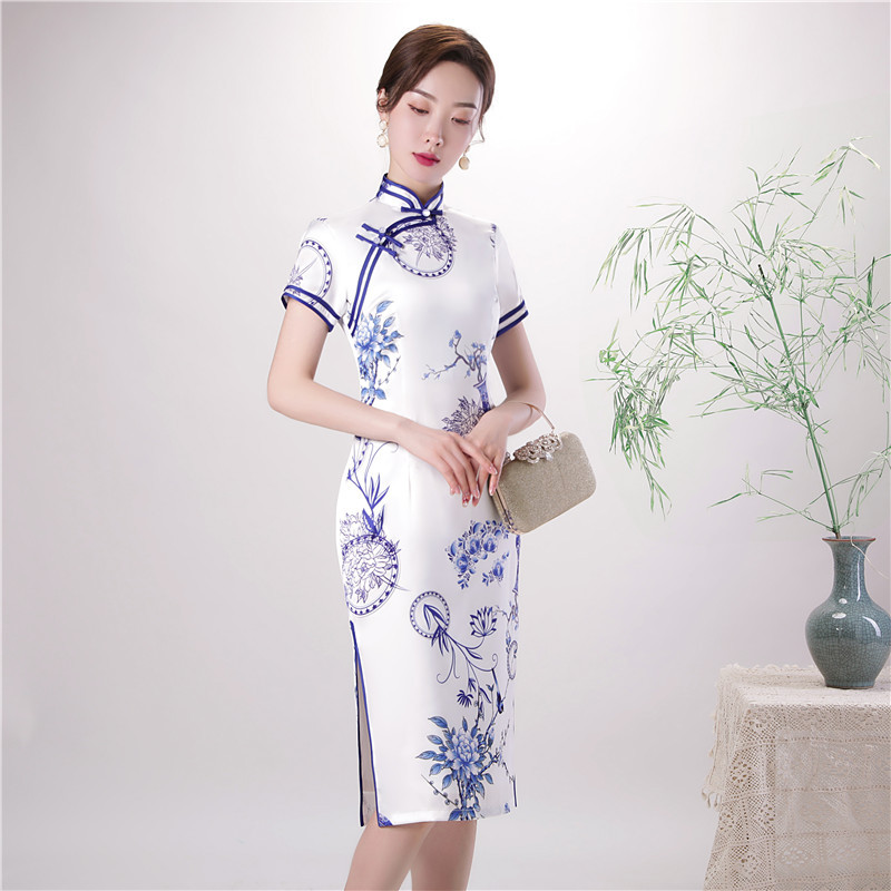 Lady Slim Oversize 4XL Chinese Style Party Prom Dress Satin Mandarin Collar Short Qipao Sexy Print Flower Cheongsam Vestidos
Lady Slim Oversize 4XL Chinese Style Party Prom Dress Satin Mandarin Collar Short Qipao Sexy Print Flower Cheongsam Vestidos