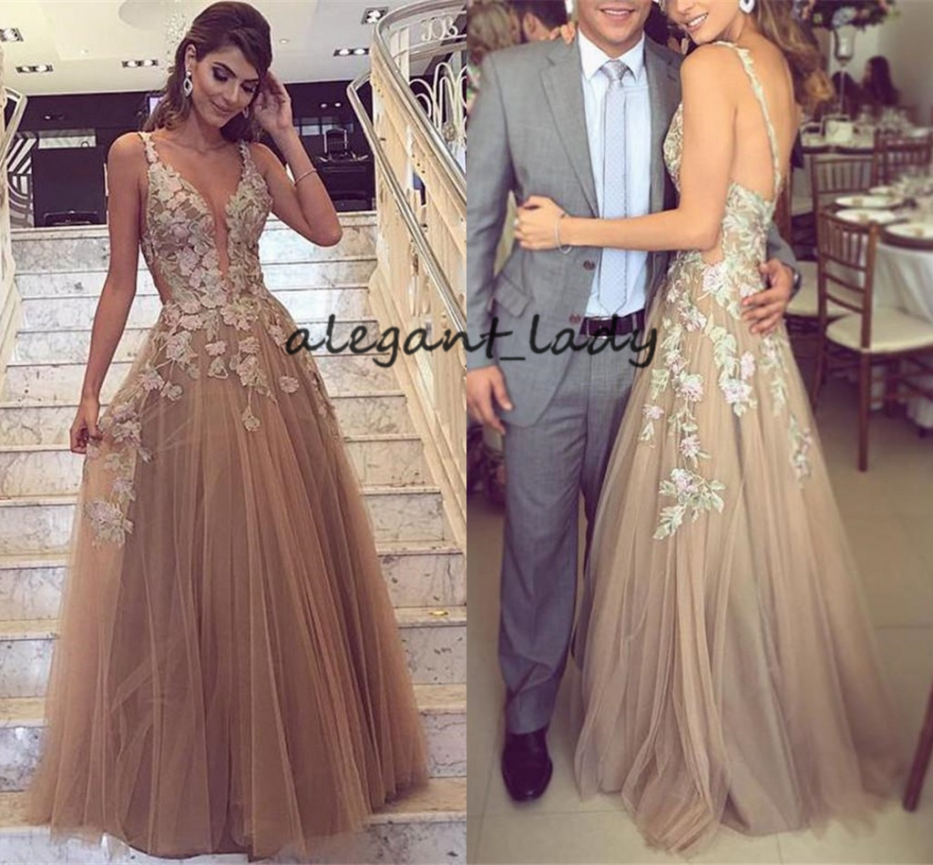 Vintage Champagne Long Evening Party Dresses 2019 Morden V-neck Lace Applique Floral Recommend Occasion Prom Party Dress Gown