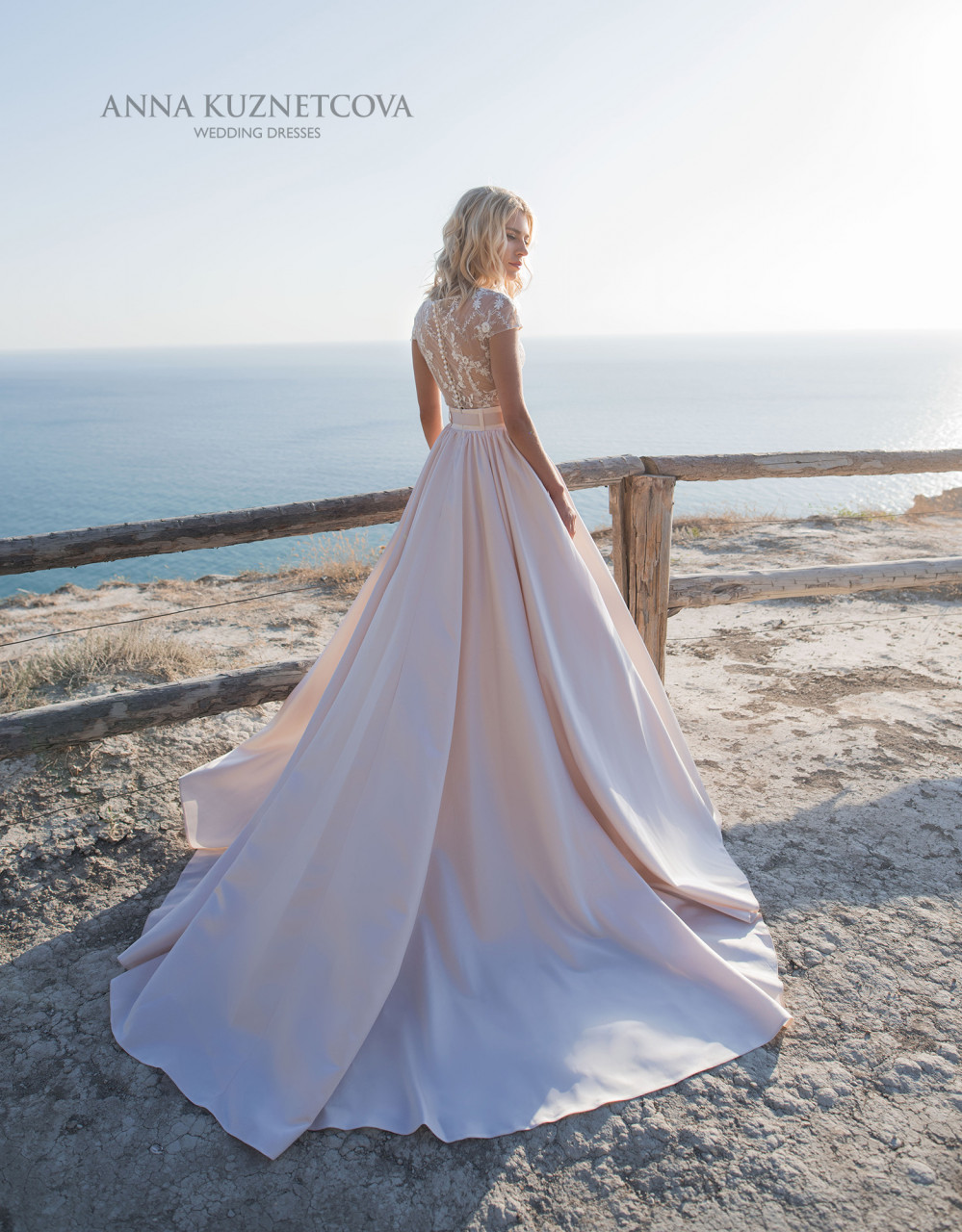 2019 Beach Wedding Dresses Bateau Lace Appliqued A Line Light Pink Satin Bridal Gowns Cap Sleeve Bohemian Wedding Dress Vestido De Novia