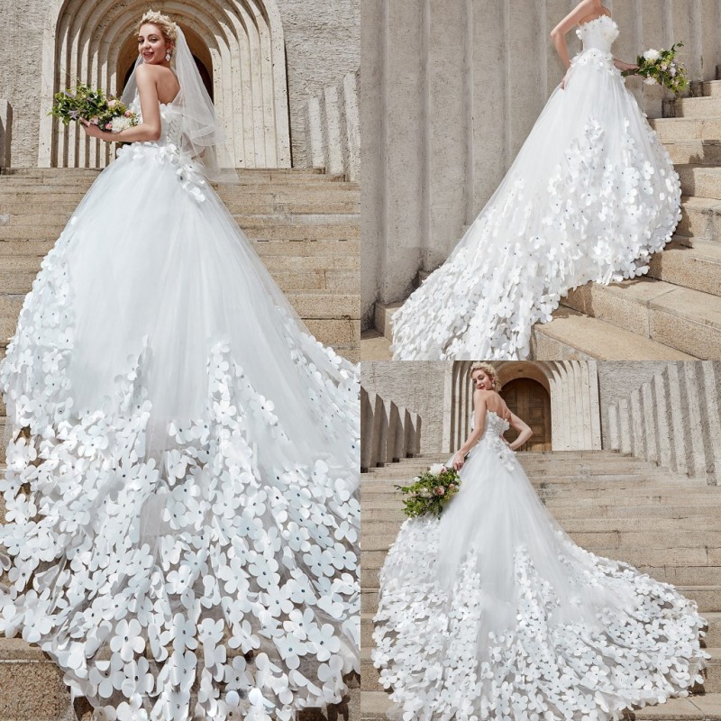 2020 Beautiful Wedding Dresses Strapless Hand Made Flowers Lace Up Tulle A Line Wedding Gowns Floor Length Bridal Dresses