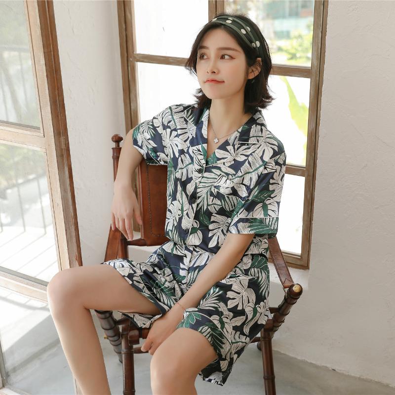 Summer Satin Pajamas Women Faux Silk Soft Short Sleeve Top and Shorts Nightwear Sleepwear Retro Floral Print Homewear Pijamas
Summer Satin Pajamas Women Faux Silk Soft Short Sleeve Top and Shorts Nightwear Sleepwear Retro Floral Print Homewear Pijamas