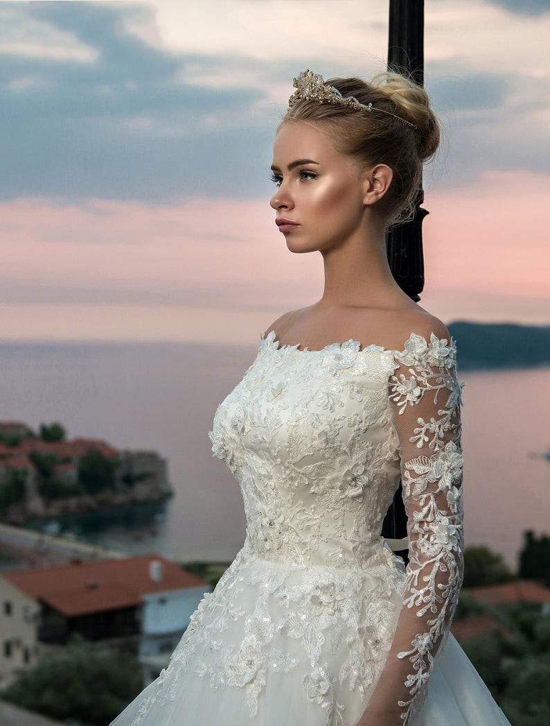 A Line Chic 3D Lace Appliqued Wedding Dresses Off The Shoulder Beaded Bridal Gowns Long Sleeves Tulle Floor Length Robe De Marie ppliqued