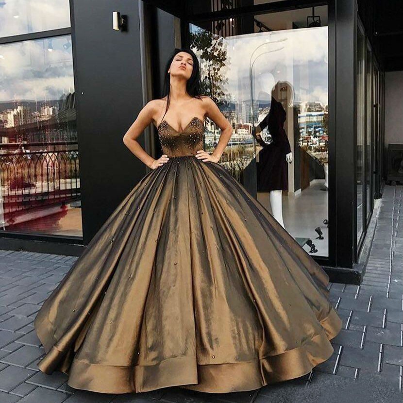 2019 Arabic Prom Dresses Evening Wear Gold Sweetheart Beaded Satin Floor Length Puffy Ball Gown Zipper Back Custom Special Party Dresses