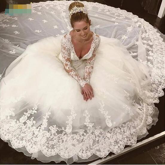 2020 Sexy Deep V-neck Poet Long Sleeve Wedding Dresses Ball Gowns Royal Train Lace Applique Vestidos De Novia Plus Size Bridal Dress Gowns, Red
2020 Sexy Deep V-neck Poet Long Sleeve Wedding Dresses Ball Gowns Royal Train Lace Applique Vestidos De Novia Plus Size Bridal Dress Gowns, Red