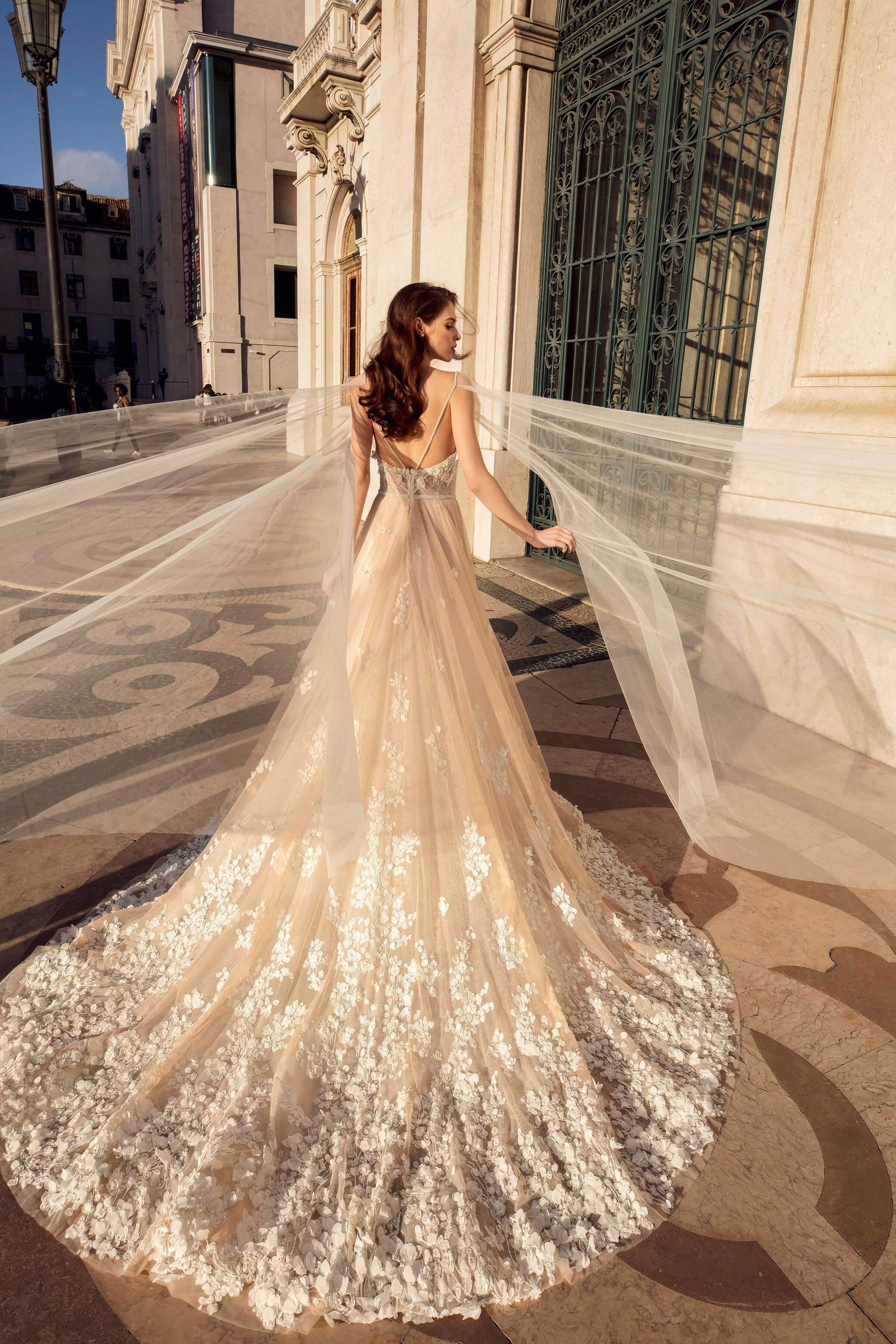 champagne bohemian wedding dresses 3d floral appliqued lace beads boho tulle beach sexy sapghetti neck wedding dress bridal gowns