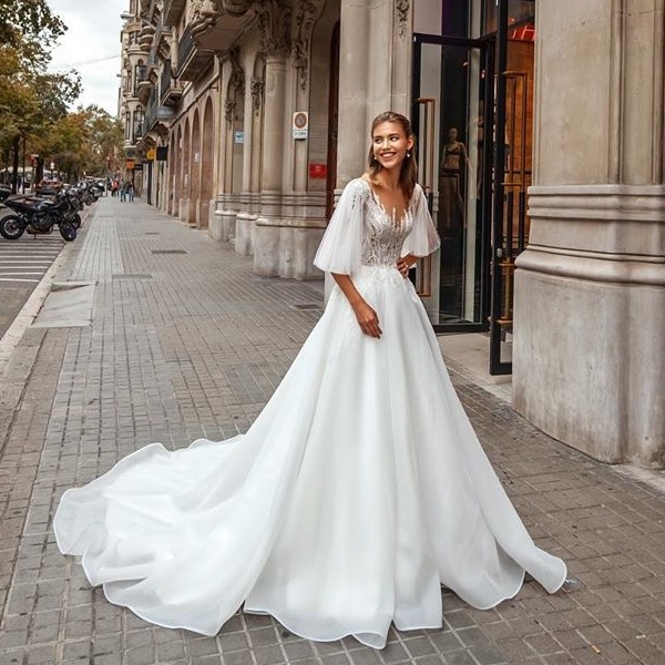 A Line Amazing Lace Appliqued Wedding Dresses Sheer Bateau Neck Short Sleeves Bridal Gowns Sweep Train Tulle Robe De Marie ppliqued