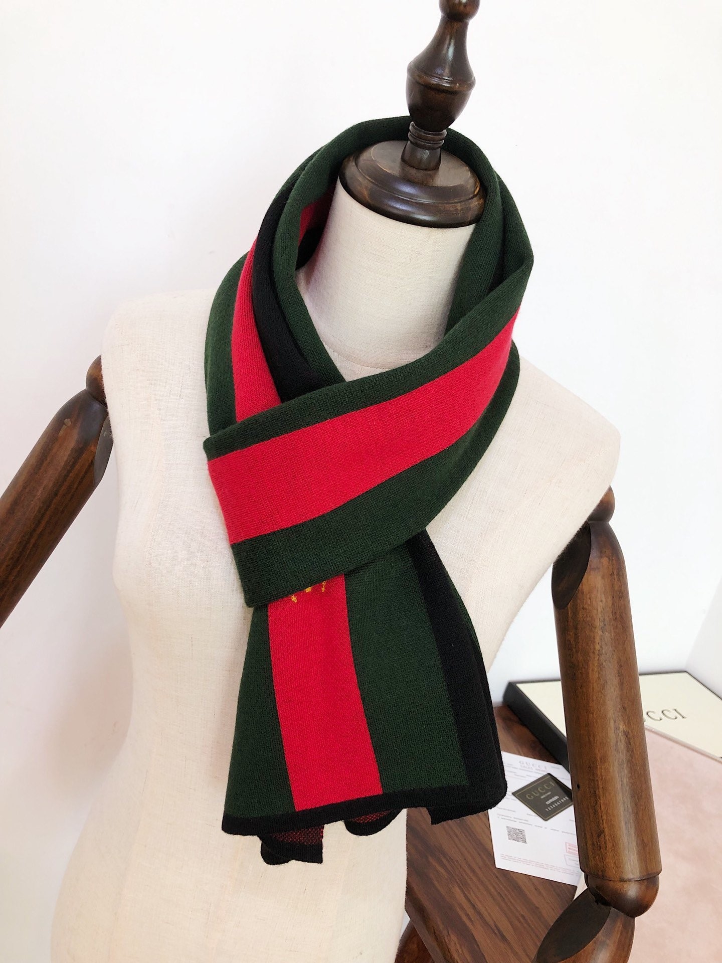 High quality Cashmere scarf for men 2019 New Hemming Long Scarves Shawls Wrap size 30*180CM men's scarves
High quality Cashmere scarf for men 2019 New Hemming Long Scarves Shawls Wrap size 30*180CM men's scarves