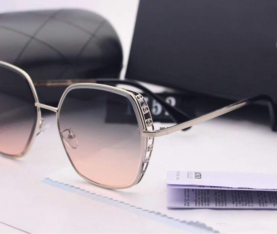 2020 Luxury- High Quality Classic Pilot Sunglasses Designer Brand Mens Womens Sun Glasses Eyewear Metal Glass Lenses with box 1752
2020 Luxury- High Quality Classic Pilot Sunglasses Designer Brand Mens Womens Sun Glasses Eyewear Metal Glass Lenses with box 1752