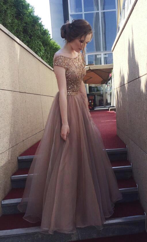 Elegant Beading Puffy Prom Dresses Scoop Neckline Cap Sleeves A Line Evening Gowns Floor Length V Cut Backless Bridesmaid Dress