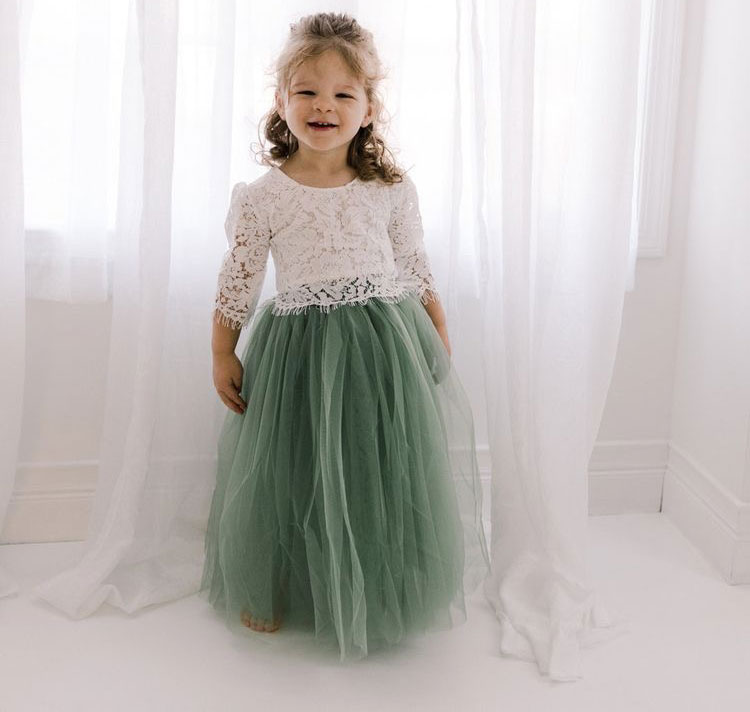 Two Piece 3/4 Sleeves Tulle Flower Girl Dresses with Appliques for Wedding Party, Champagne
Two Piece 3/4 Sleeves Tulle Flower Girl Dresses with Appliques for Wedding Party, Champagne