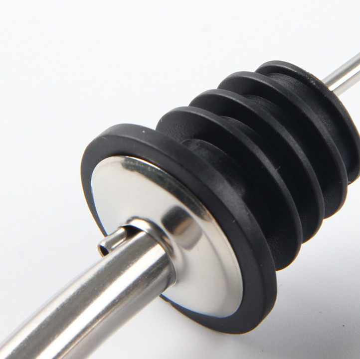 The latest automatic stainless steel wine pourer oil bottle stopper automatic cover wine bottle stopper pour spout