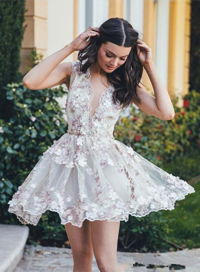 Hot Deep V-Neck Homecoming Dress With 3D Flower Appliques Short Prom Gown Formal Party, Light yellow
Hot Deep V-Neck Homecoming Dress With 3D Flower Appliques Short Prom Gown Formal Party, Light yellow